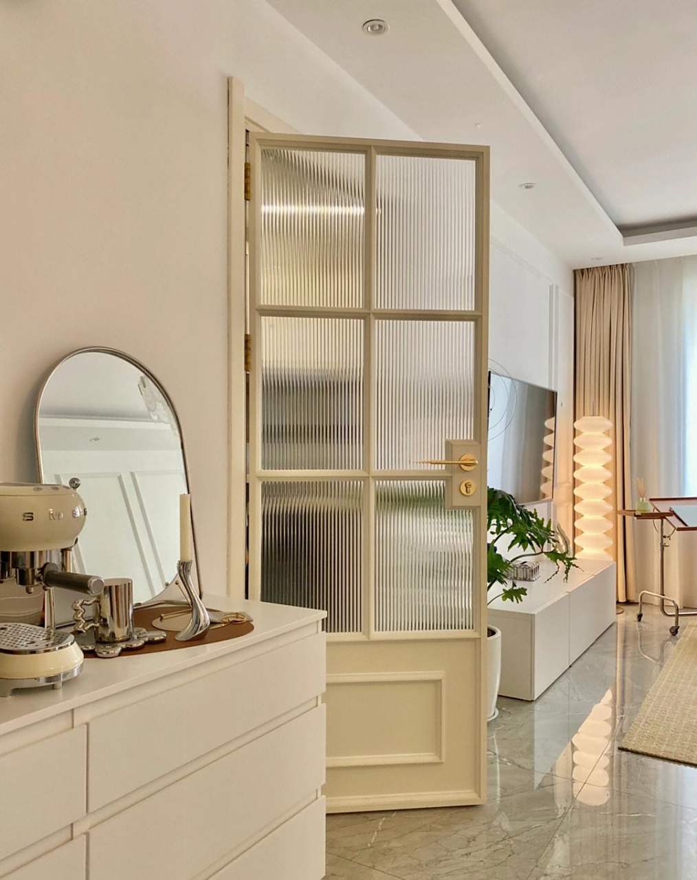 法式长虹玻璃门,安装一把好的门锁也能让家提升一个档次 不接受反驳