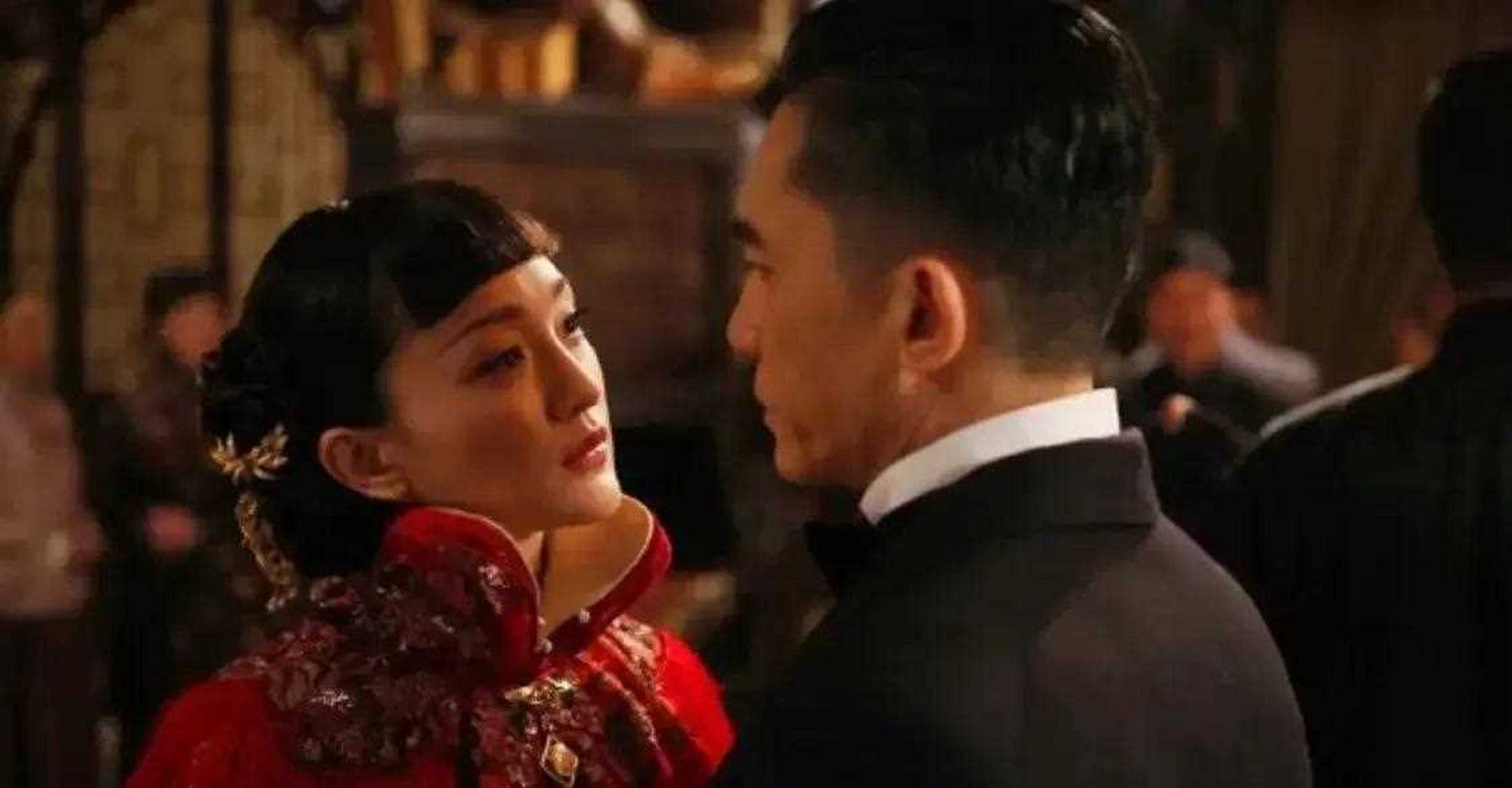 在一次采访中,鲁豫问周迅:"听说你插足梁朝伟与刘嘉玲的婚姻,真的假的