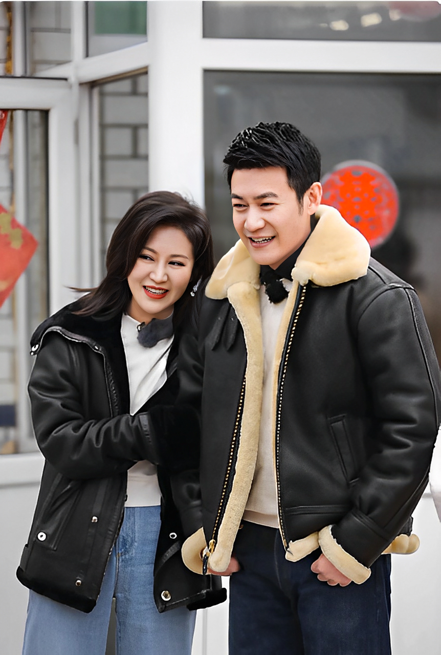 与阿楠夫妇合影留念,并帮助阿楠为俄罗斯新娘制造惊喜!