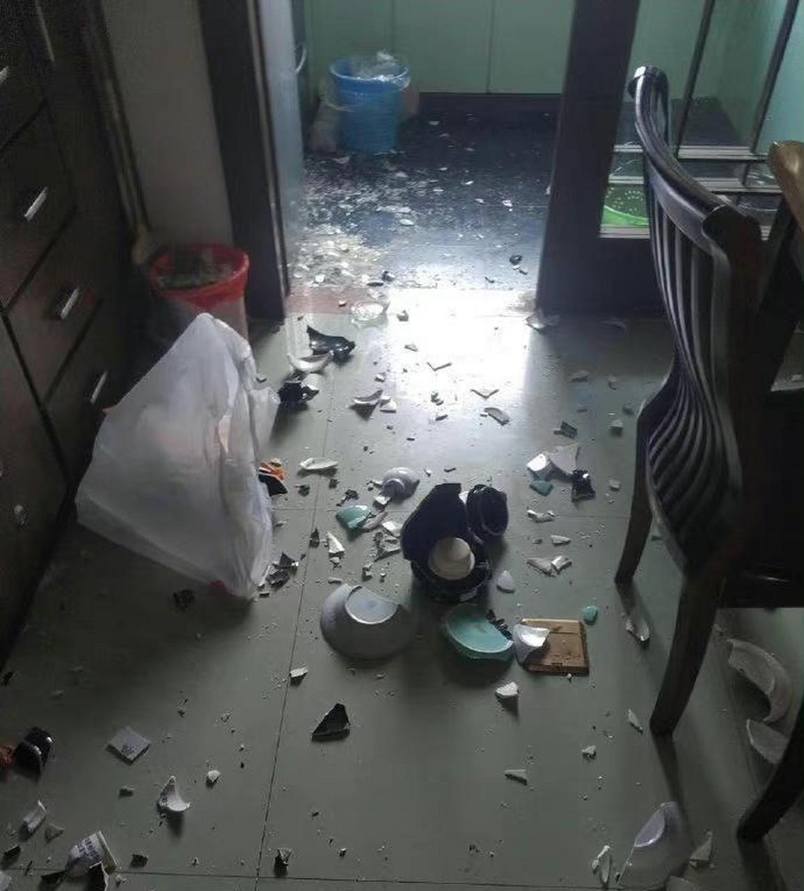 网友:女朋友一生气就砸碗的毛病该怎么治?