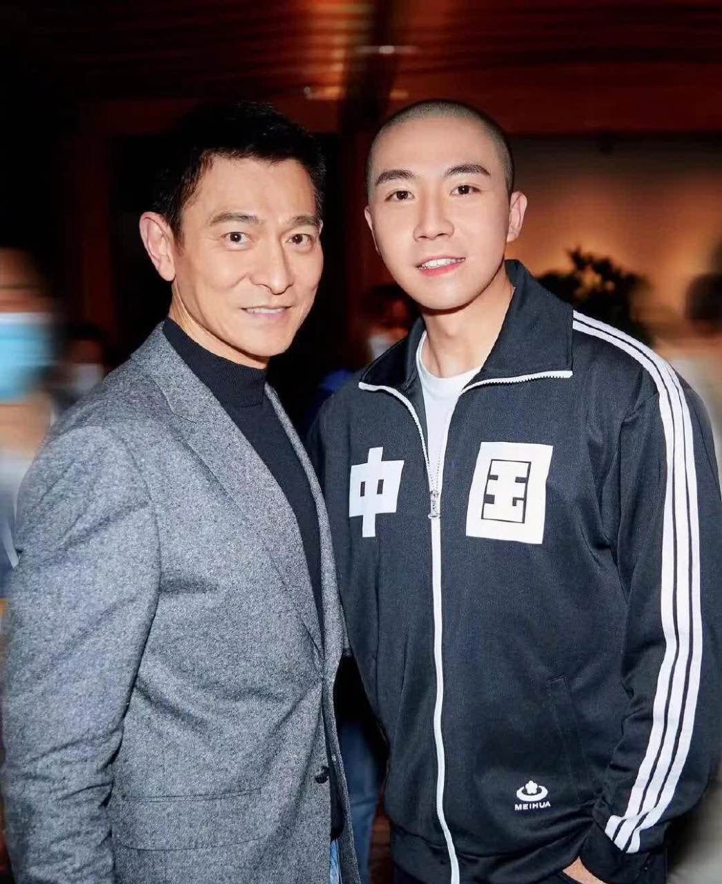 说到追星刘德华,魏晨还是比俞灏明幸运一点.