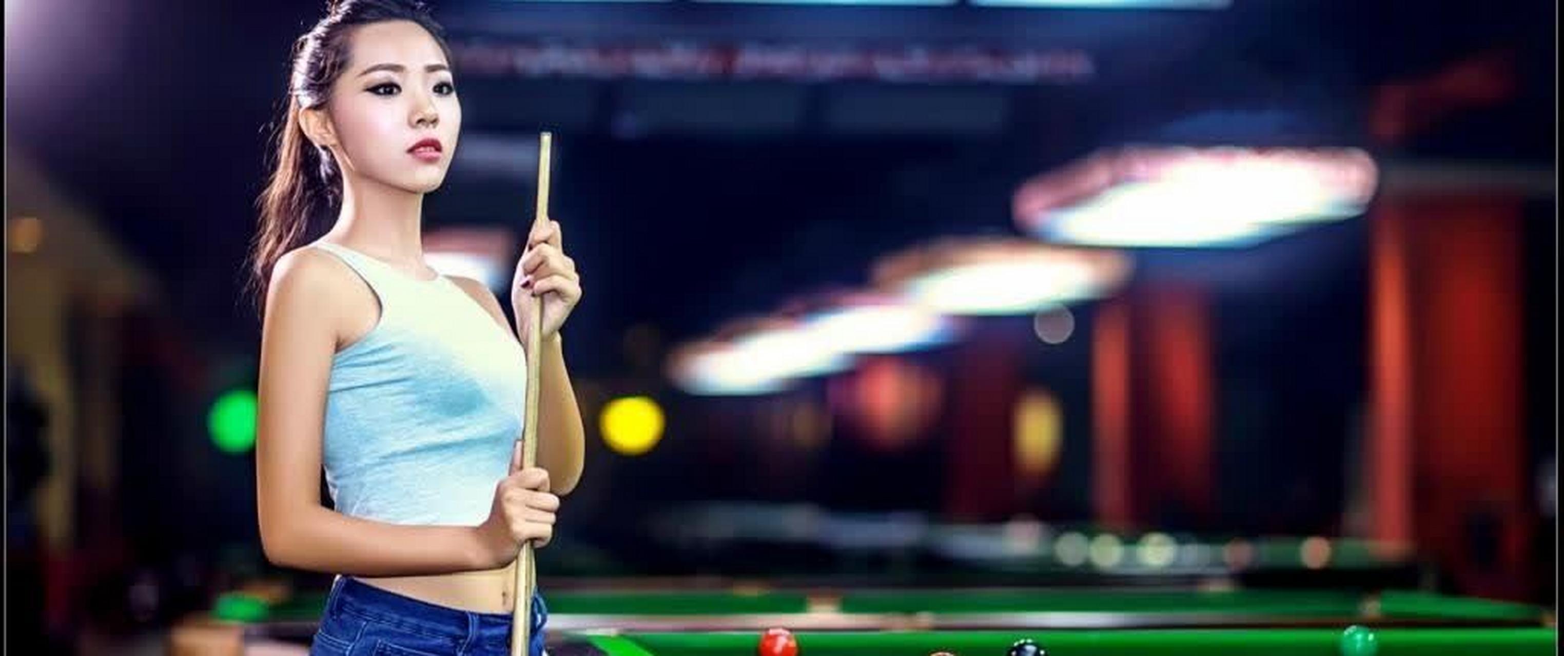 性感台球美女,魅力迷人