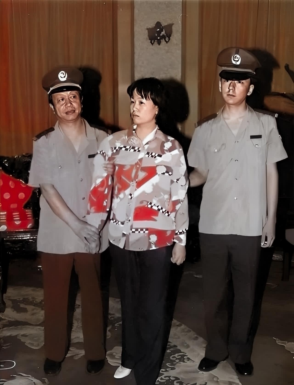 2000年,李少洋和刘艺霞被判处死刑刘艺霞与出纳员合作开发基金会