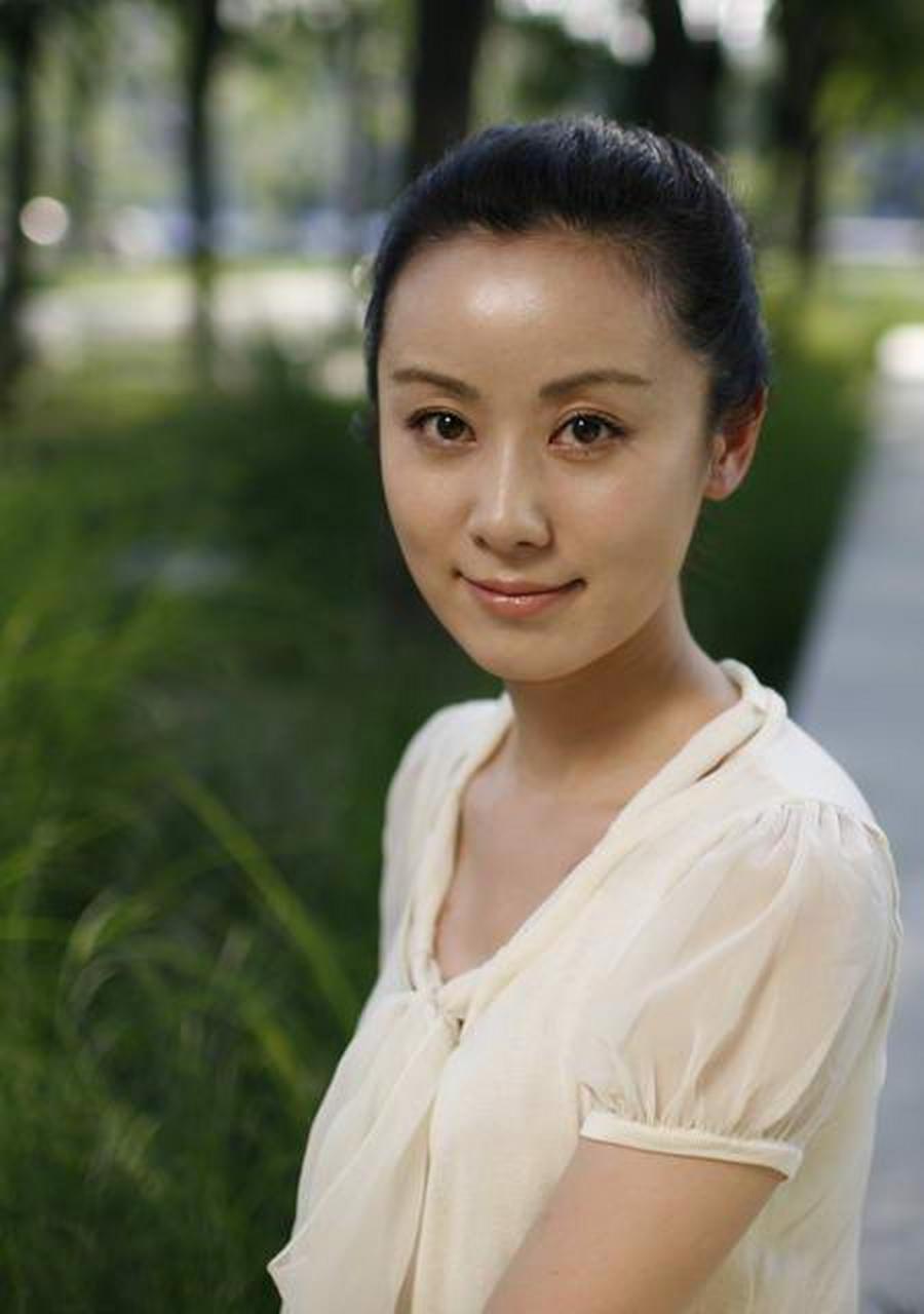 古典美的女演员席与立