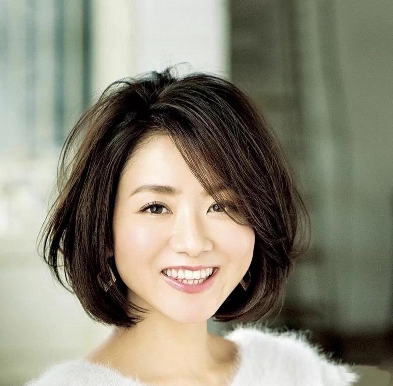 适合50岁大圆脸女人的发型,选择适合自己的发型,才更显年轻