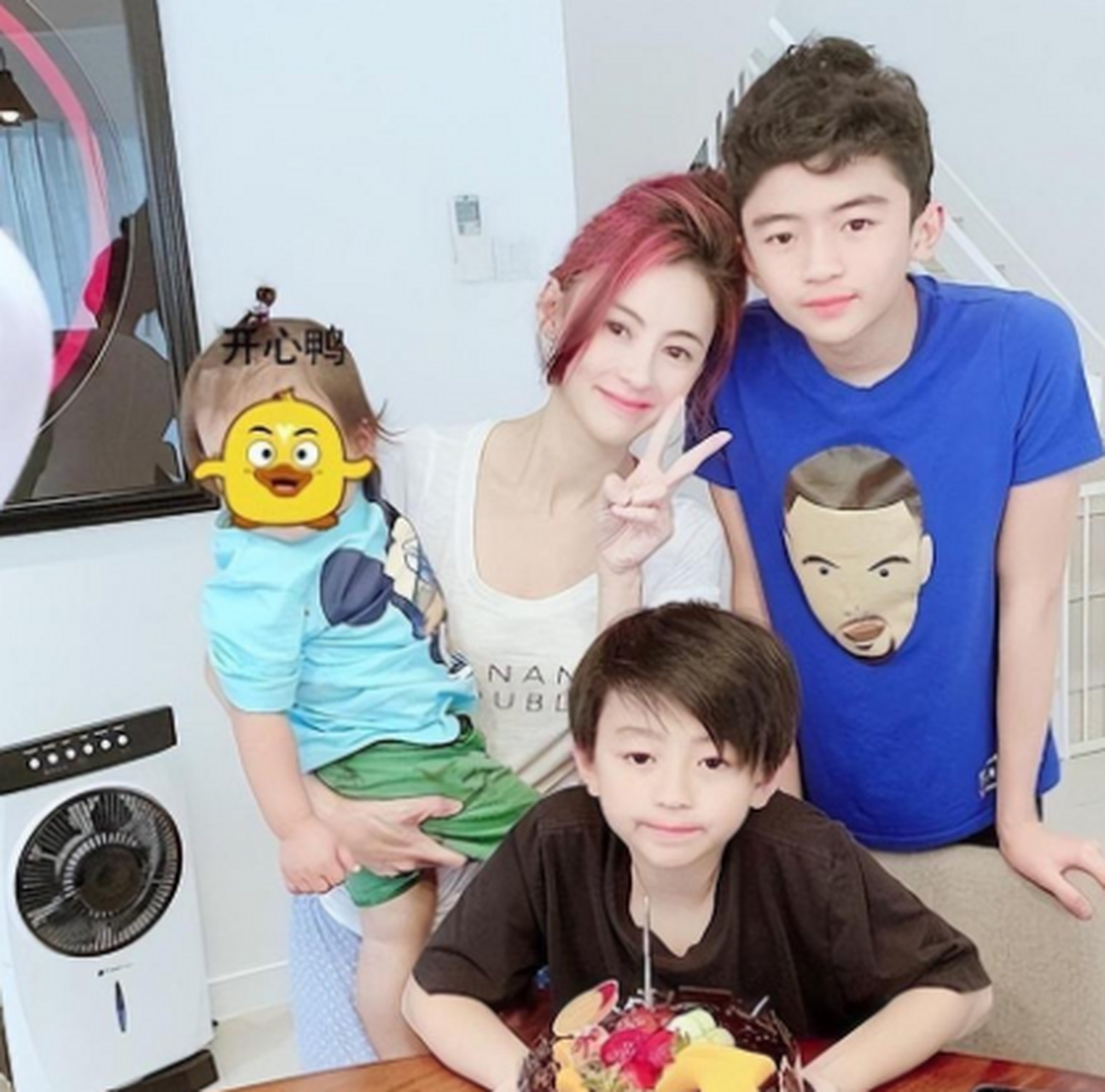 张柏芝之子,谢振轩(lucas)和弟弟谢振南(quintus,长大了,女神节该有福