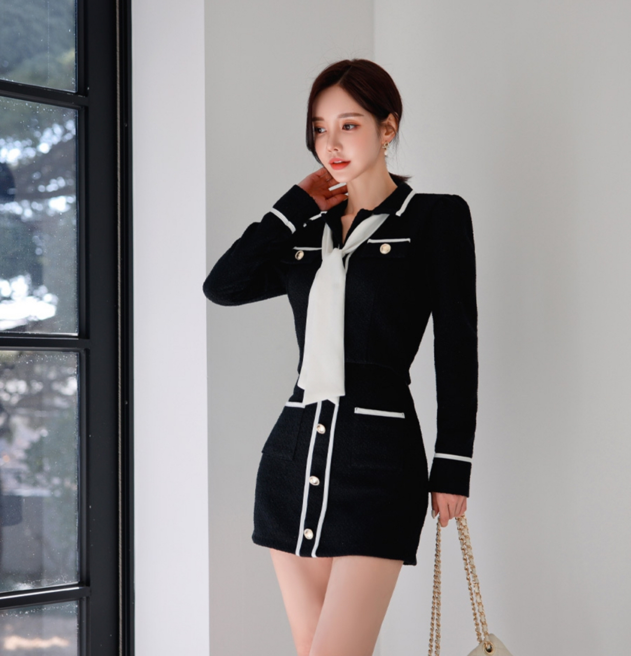 孙允珠时尚搭配:戴高乐白色线条系列领带套装裙#孙允珠时尚# #显瘦穿