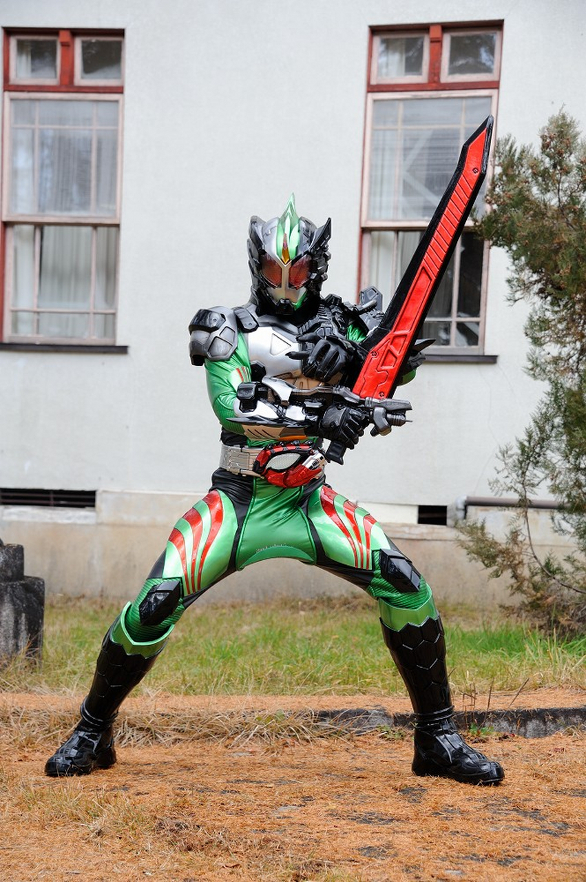 假面骑士#  小悠:要是当初有这把剑那就打得不用那么辛苦了.