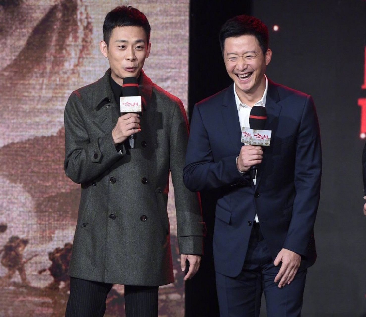 刘德华,谢霆锋,吴京,张译等演员,也都悉数到场,当张译走上红毯,有场外