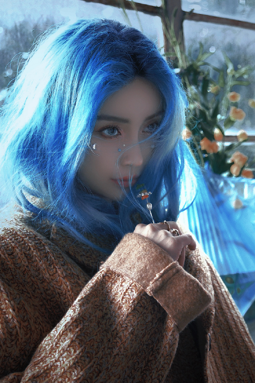 星闻#  蓝发的angelababy杨颖~ 展现不一样的另类美~ #秋天生活图 