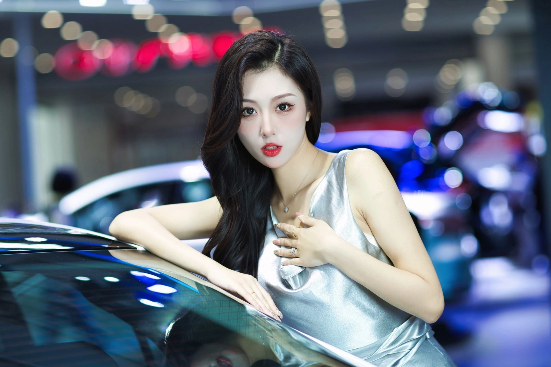 昆明车展最美的车模 昆明车展都结束一周了,才收到返图的我迫不及待的