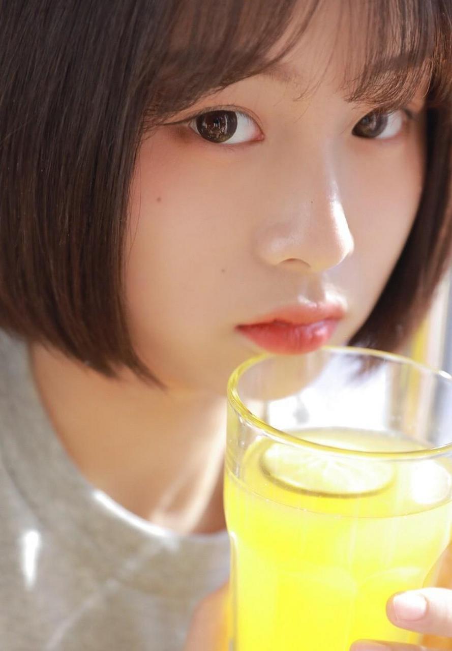 日系风格唯美人像摄影,清新甜美的短发女孩艺术写真.