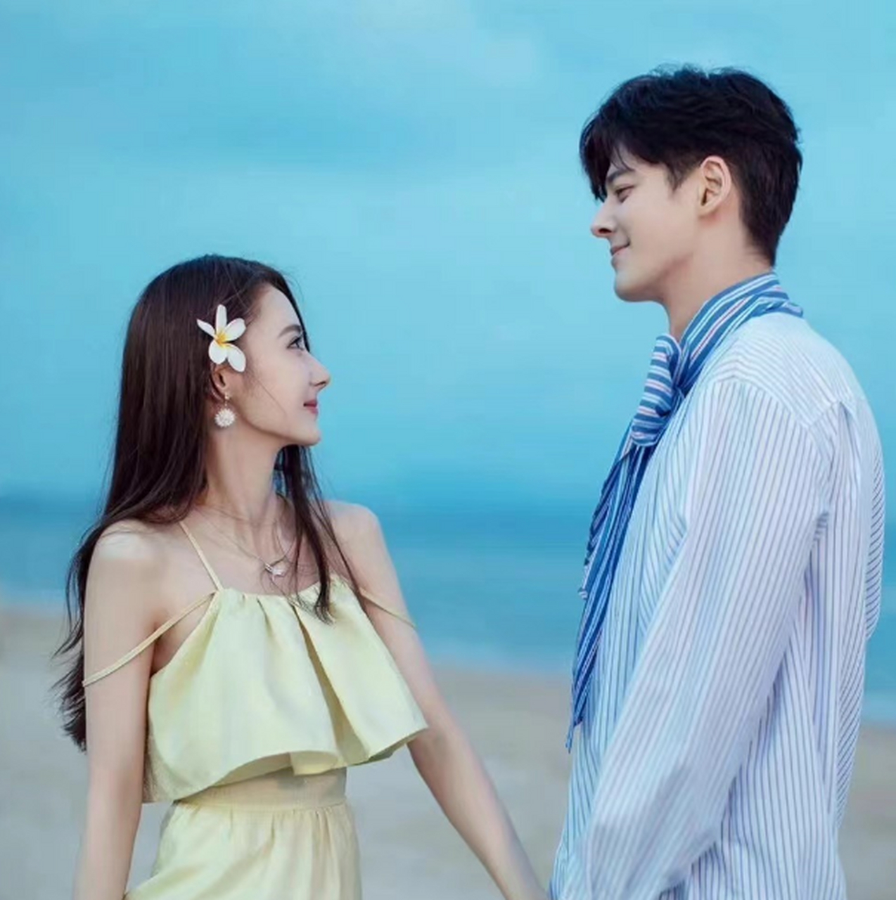 郭品超婚纱照曝光!与小19岁女友甜蜜相拥,曾自曝已在北京买婚房