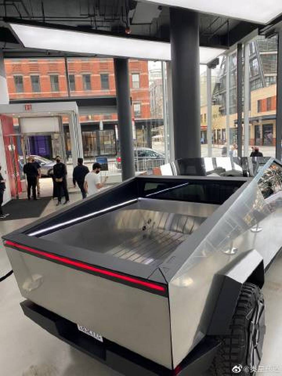 本周末 elon musk 将在纽约展出 tesla cypertruck  #特斯拉tesla
