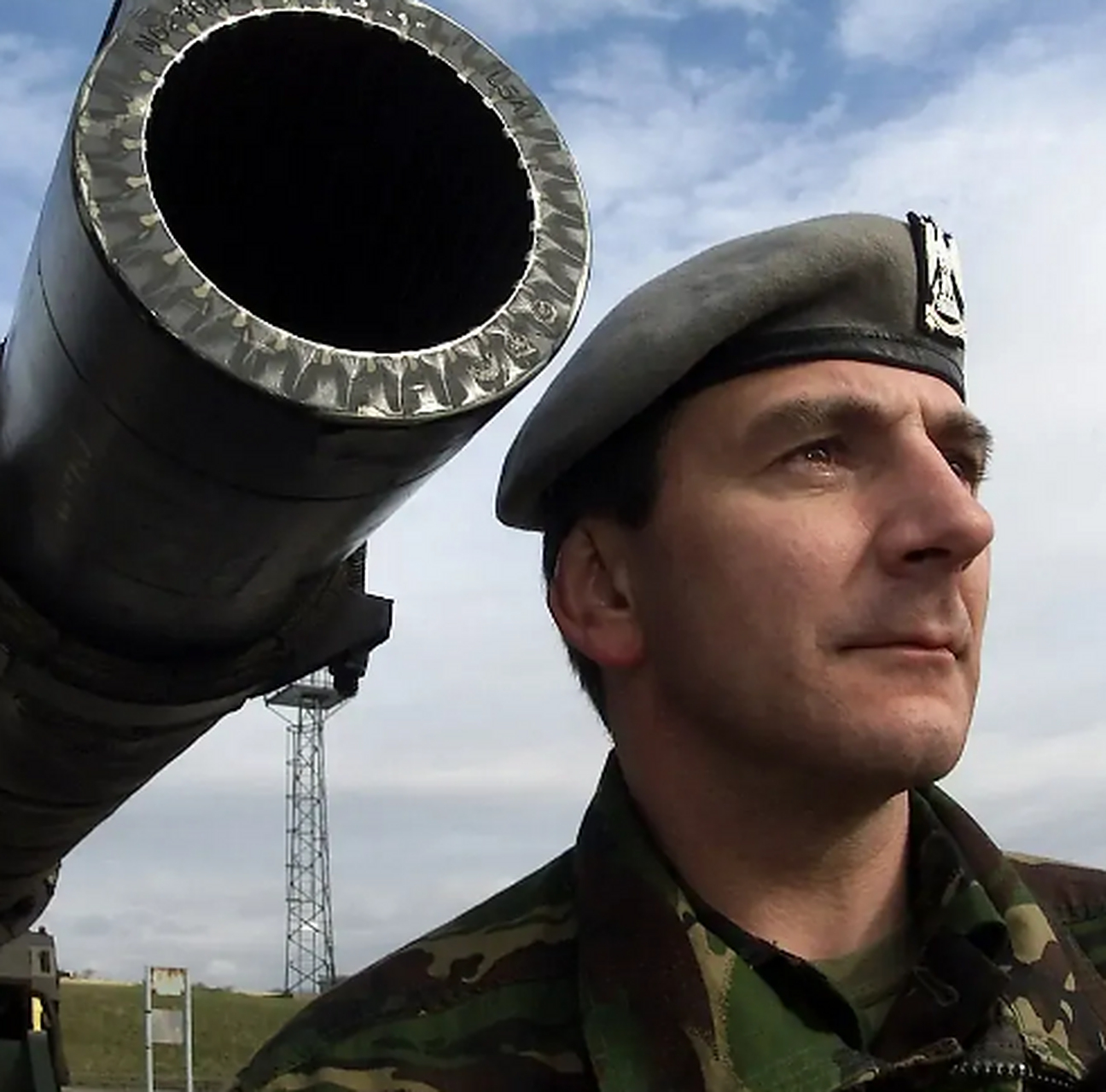 美国记者克莱顿·莫里斯clayton morris形容英国教乌克兰士兵使用贫铀