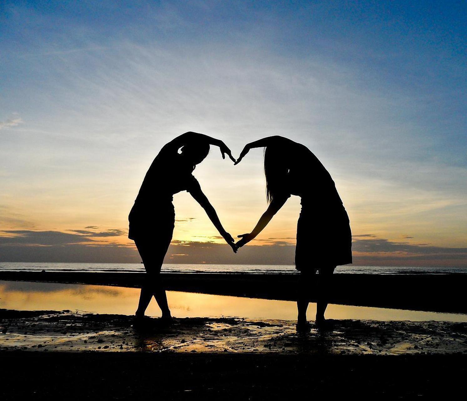 电影《爱情转移》里面,徐峥饰演的徐朗,在剧中和妻子结婚七年,也就是