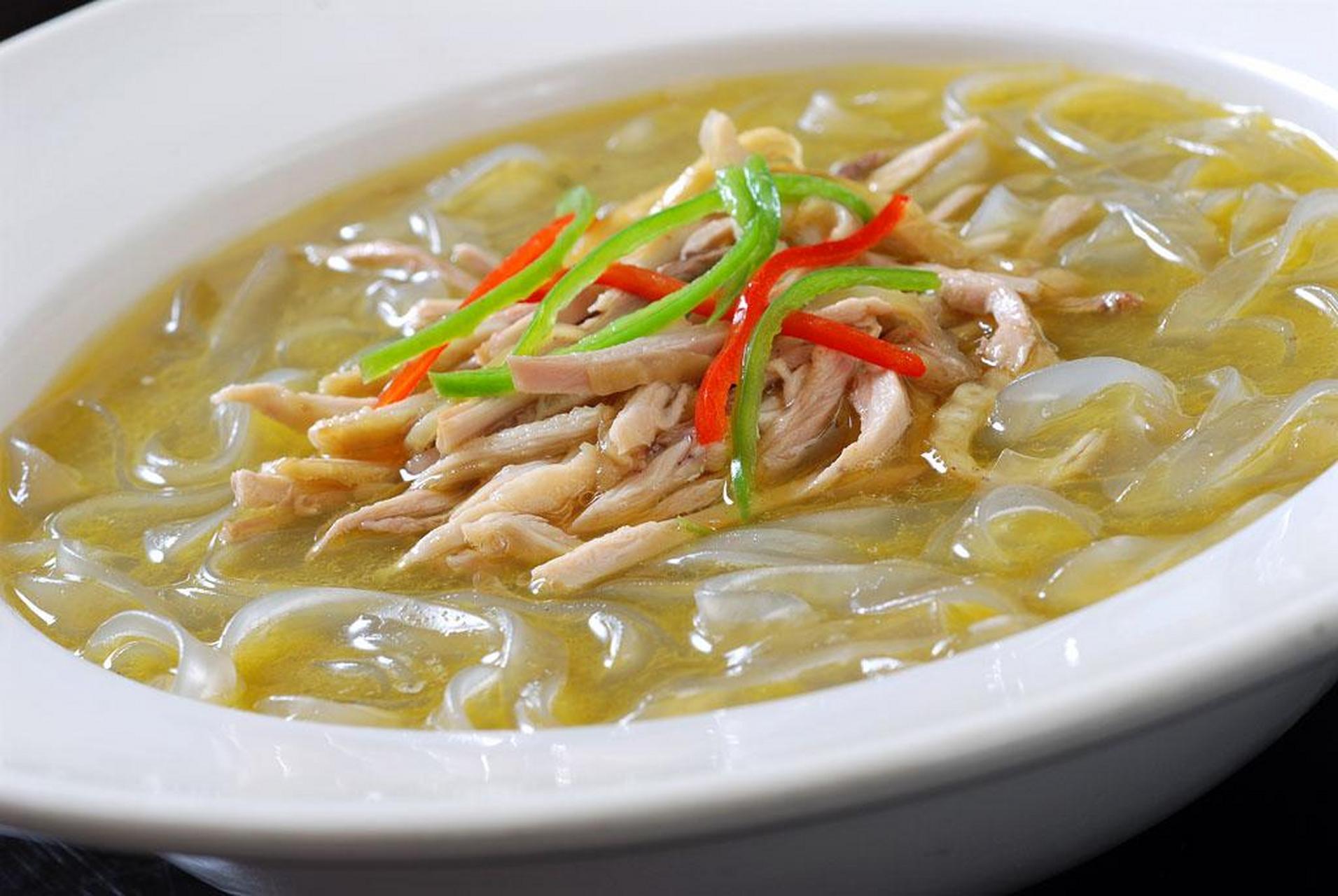 武安拉面是武安当地老百姓喜爱的一种面食,具有筋道有力,绵软爽滑的