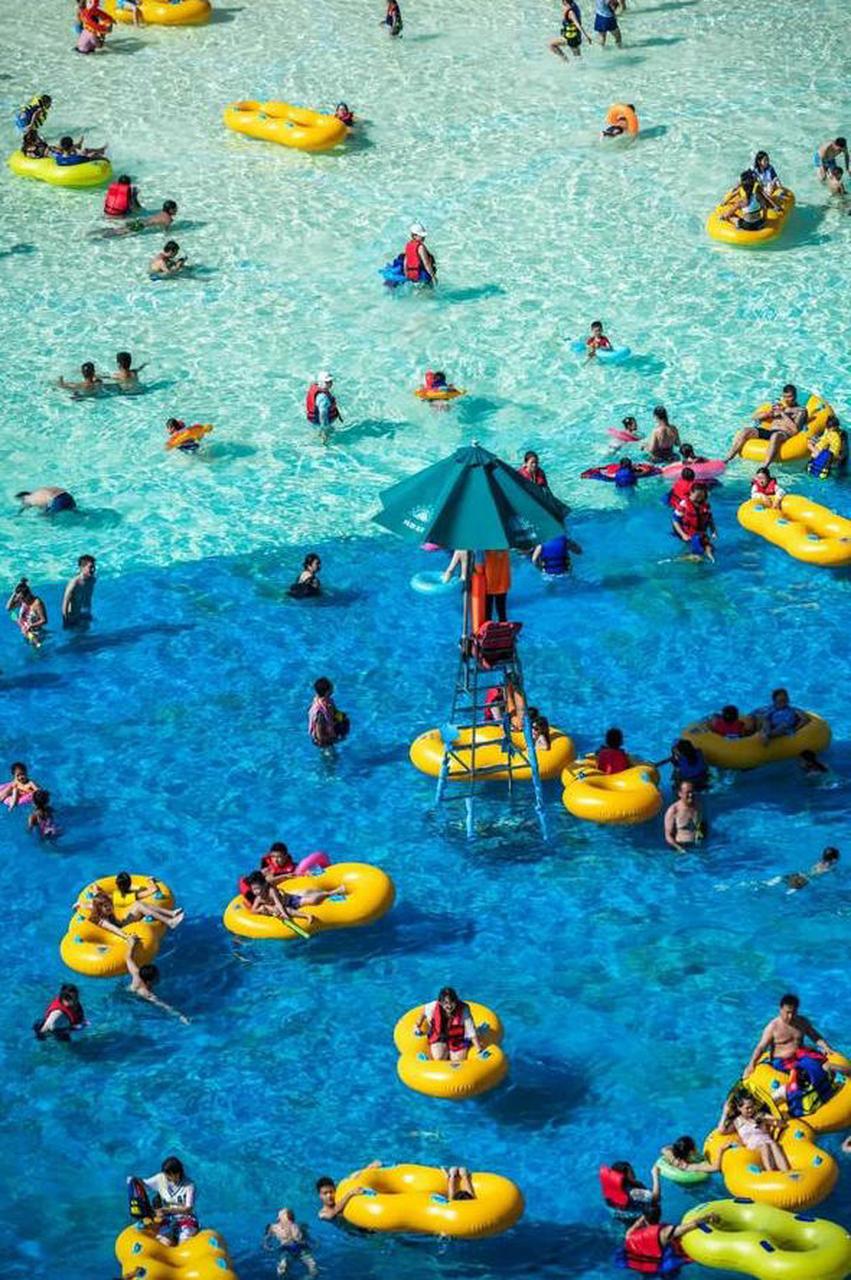 武汉玛雅海滩水公园鲸鱼戏沙池适合爱沙子的小朋友,在细腻沙地中堆个