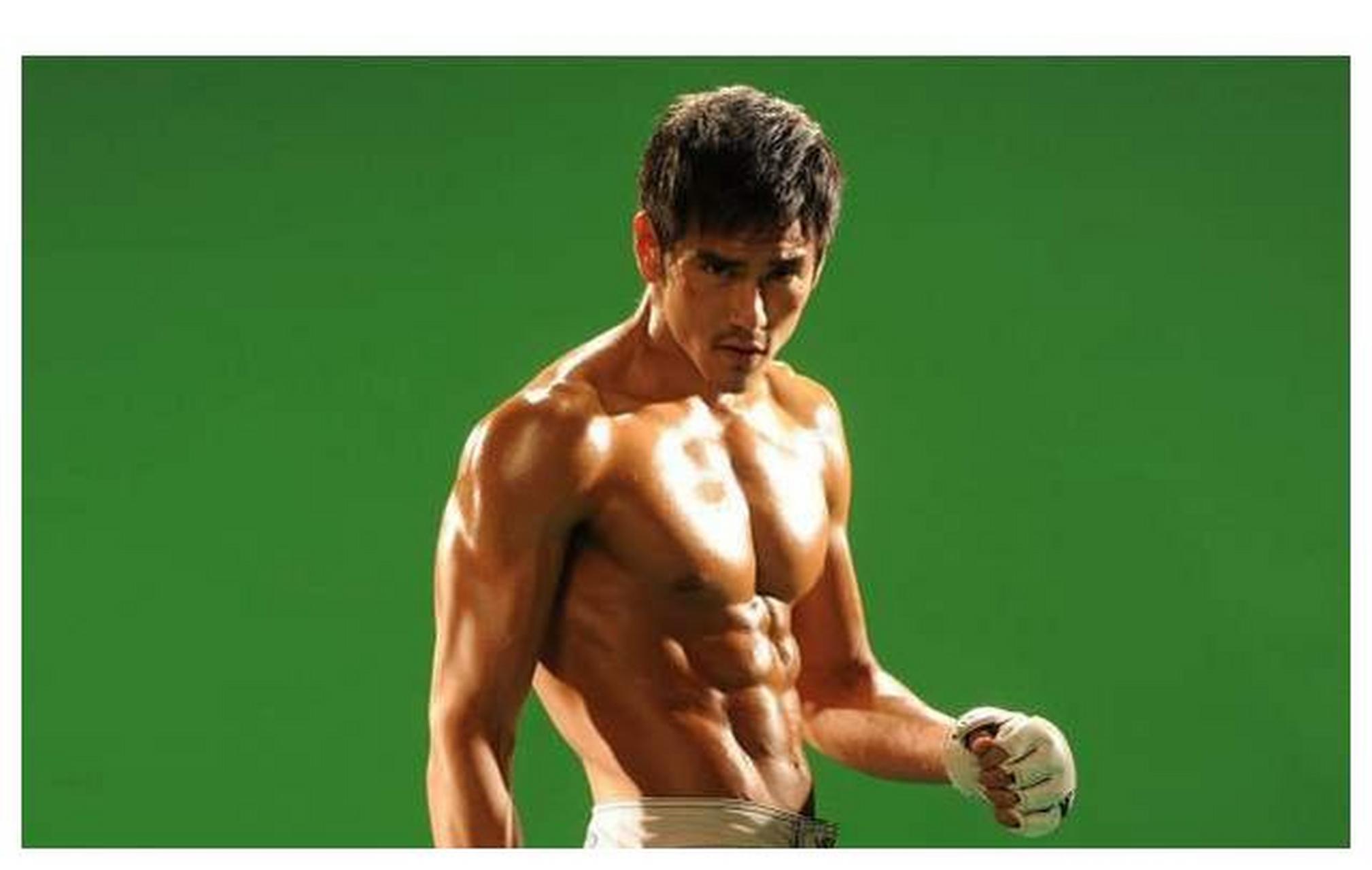 胸肌中缝又窄又深!彭于晏都在练的几个动作!爱健身的你要不知道