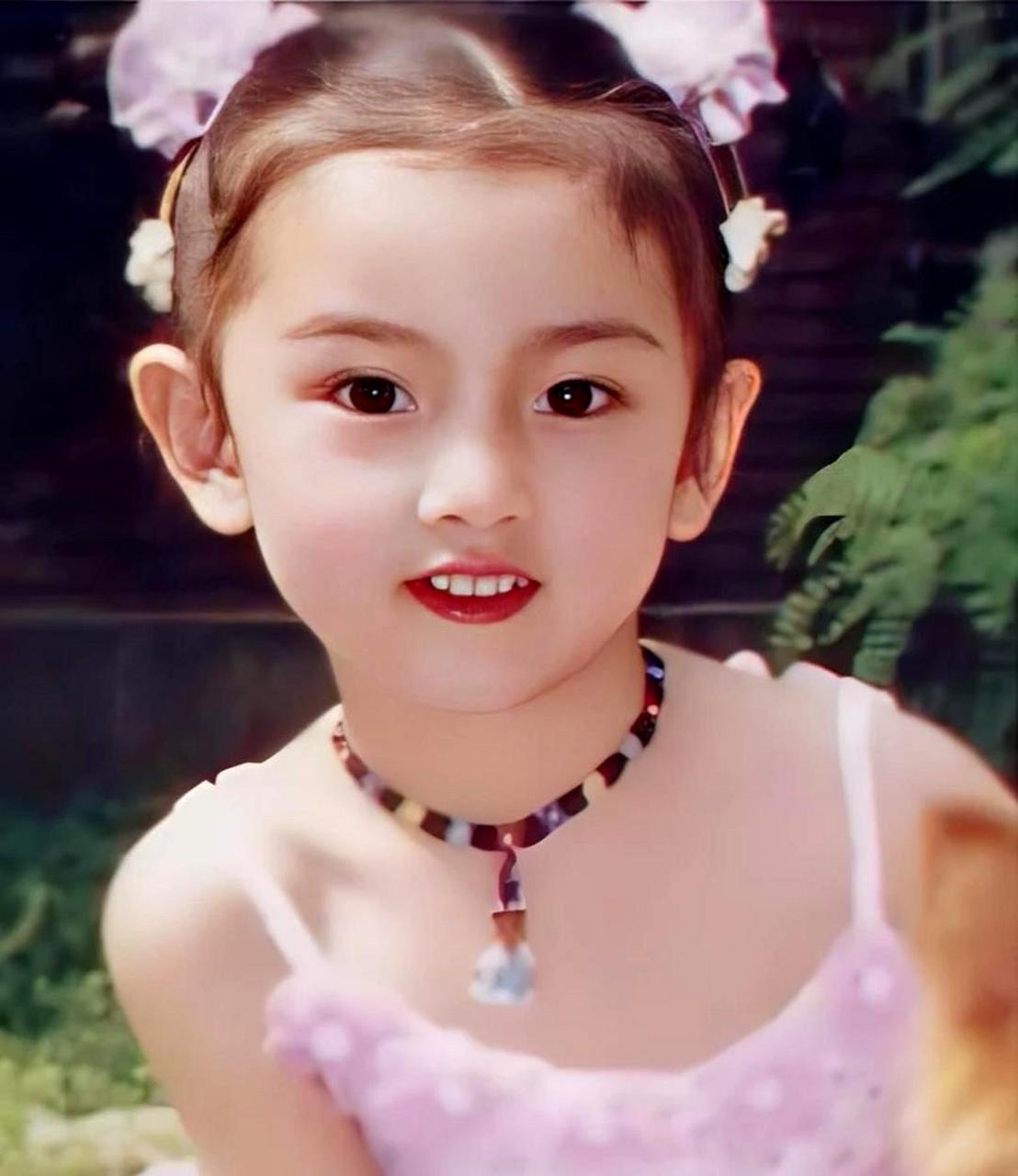 宋祖儿小时候真是个可爱的孩子!