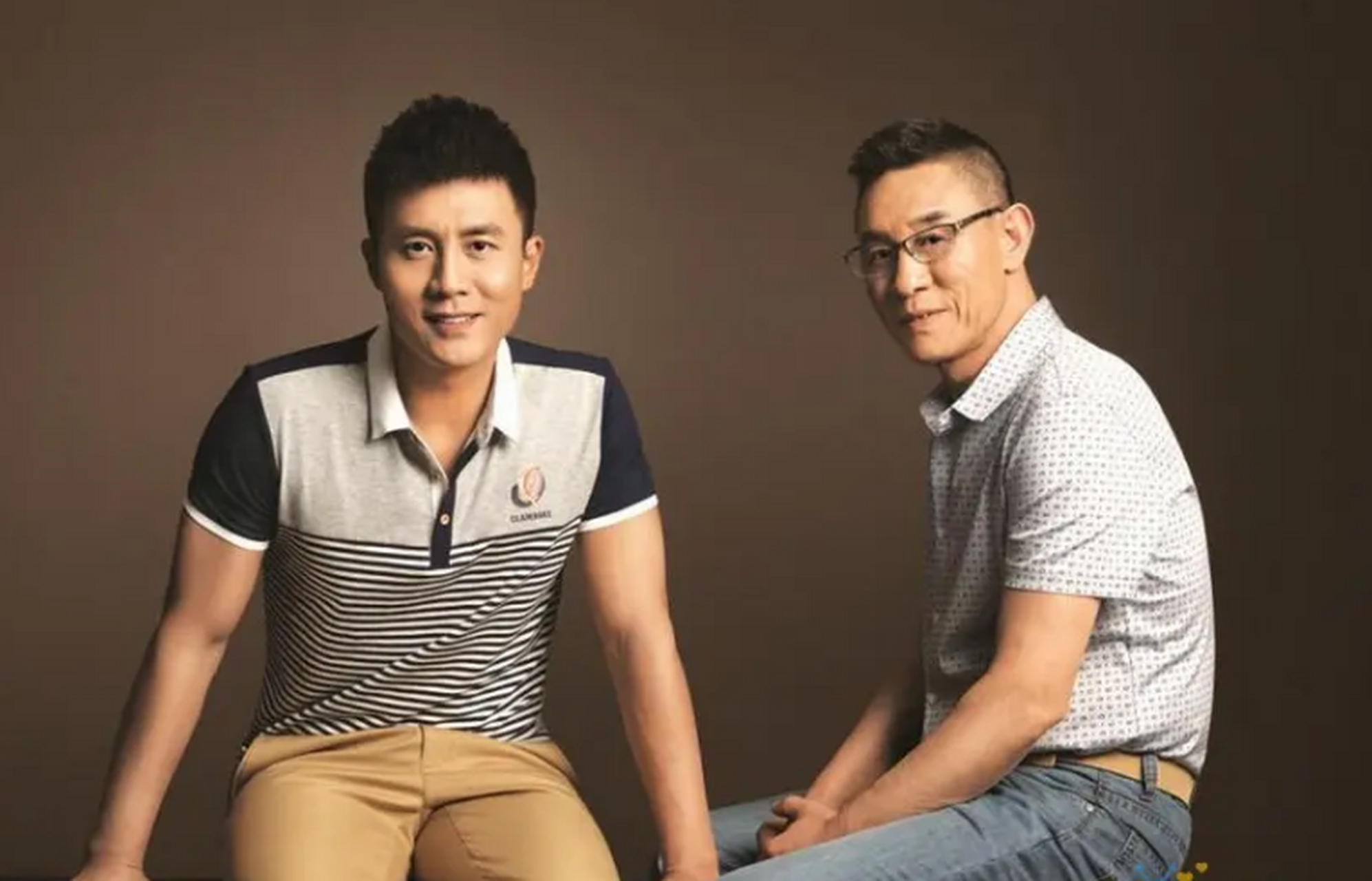 杜志国一共有过三段婚姻,第一次结婚时他才25岁,婚后妻子给他生下了一