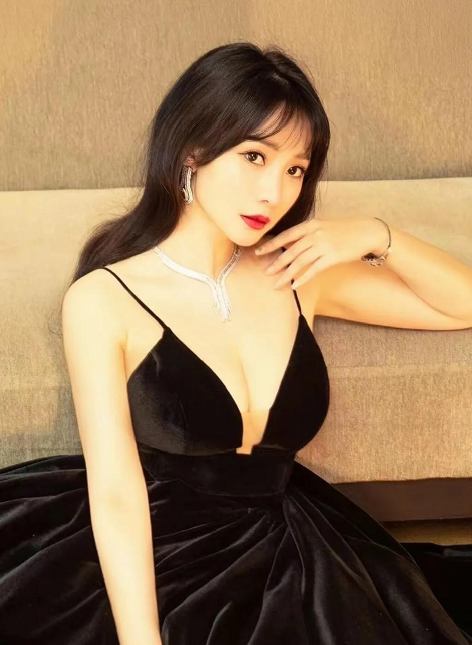 "柳岩:这身材身材让多少人想拥有.