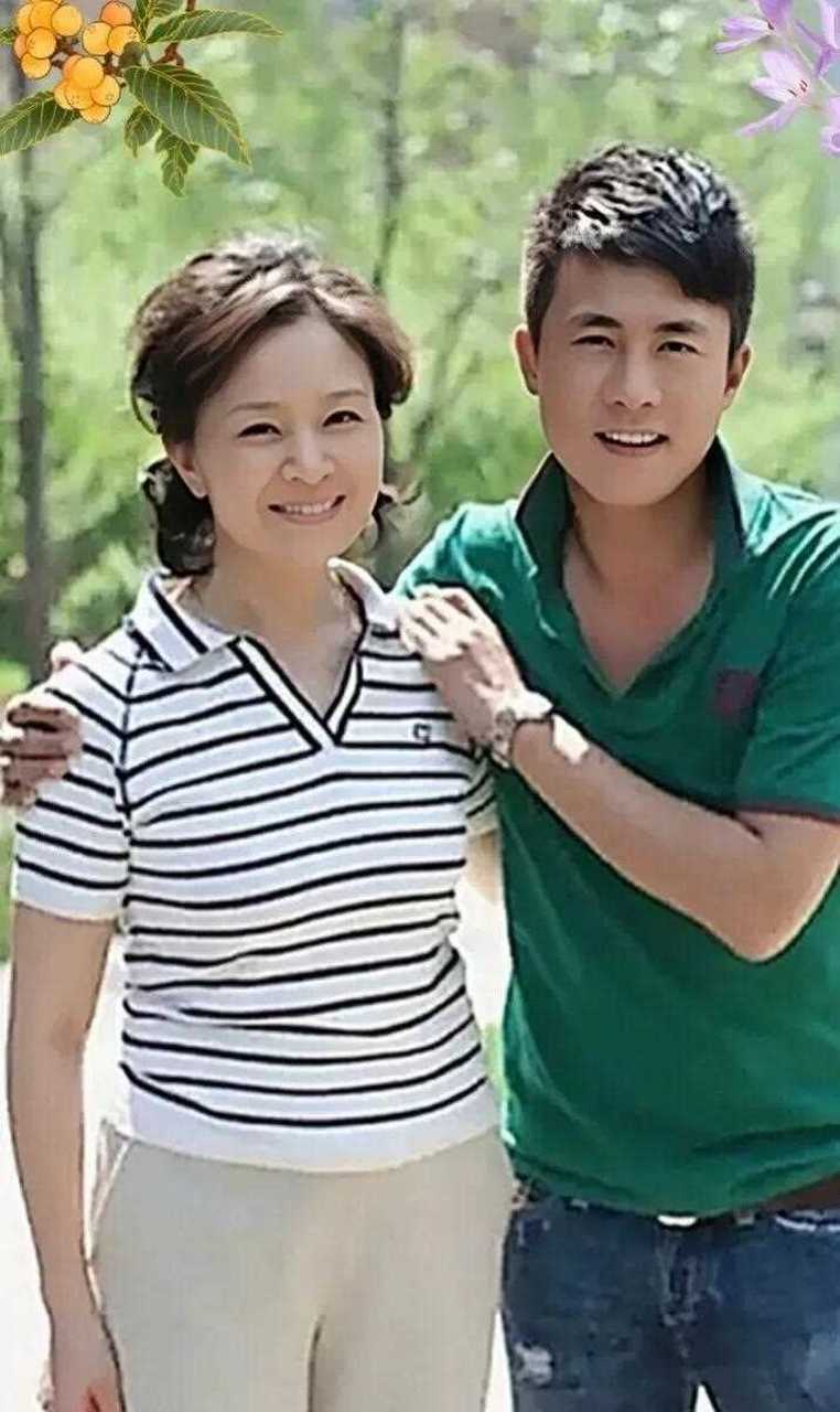 杜淳和他的母亲都是幸福的为她们点赞