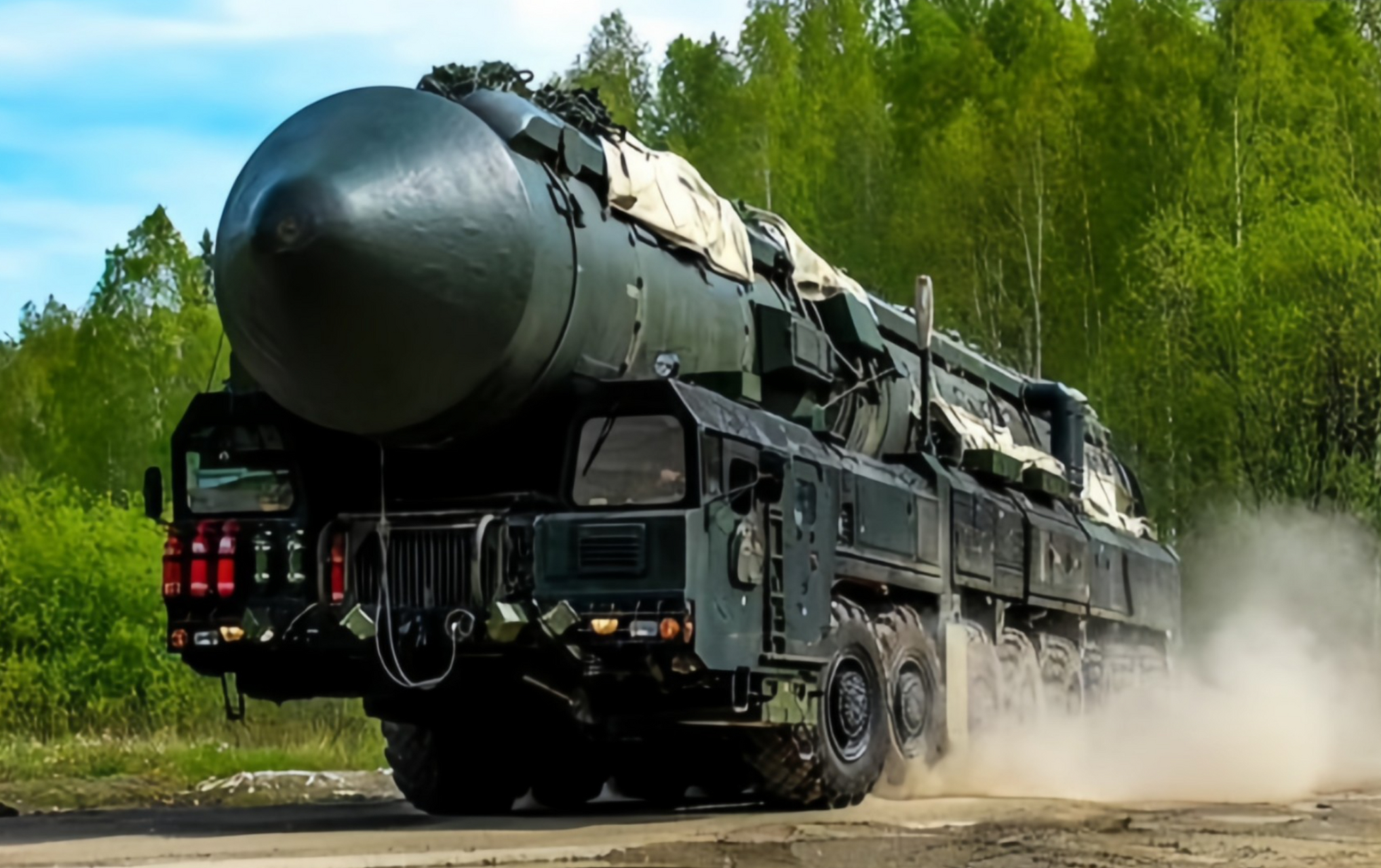 俄罗斯国防部宣布,俄战略导弹部队在卡普斯京亚尔试验场进行了一次