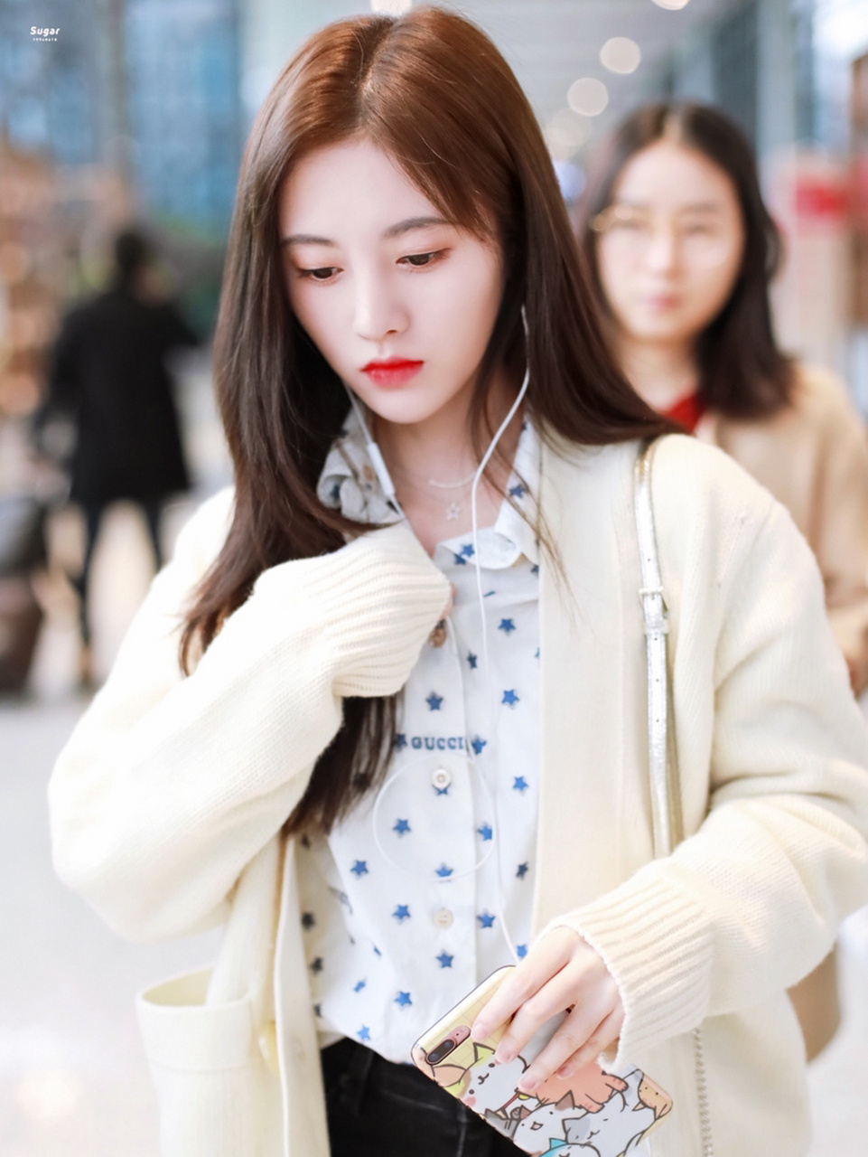 小个子女生穿搭 鞠婧祎日常私服穿搭分享 外套|edition10 衬衫|古驰