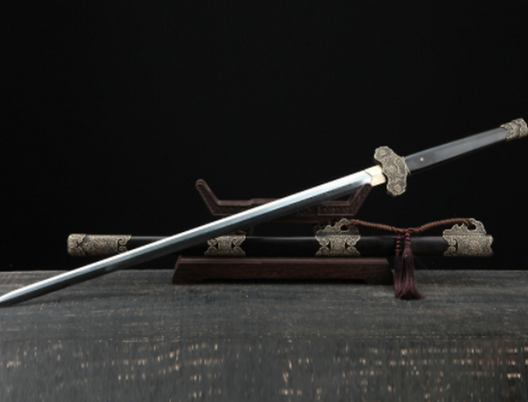 收藏# 羽毛纹烧刃清剑做旧龙骨一体防身唐剑工艺冷兵器未开刃