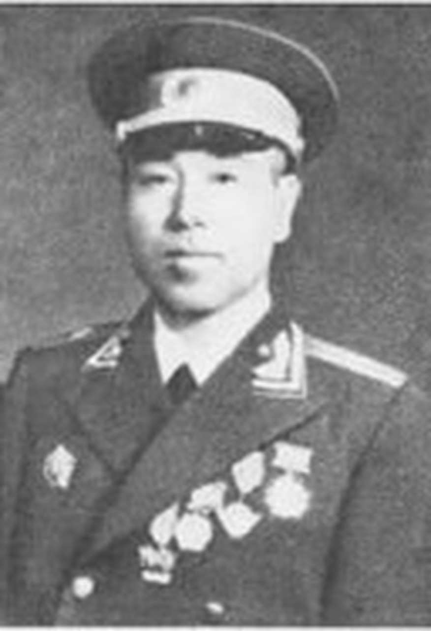 1926年,王智涛被西北军司令冯玉祥选中,成为26名优秀上尉军官之一启程