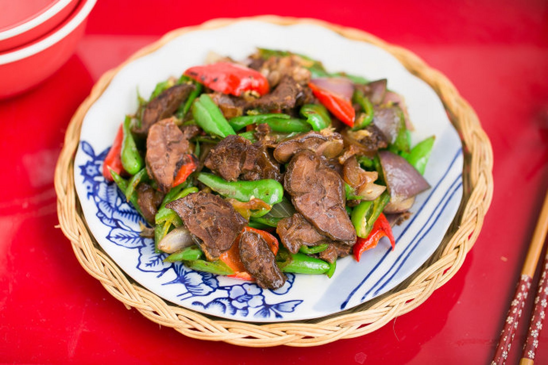 美好生活家#美食教程#香辣回锅牛肉:1.