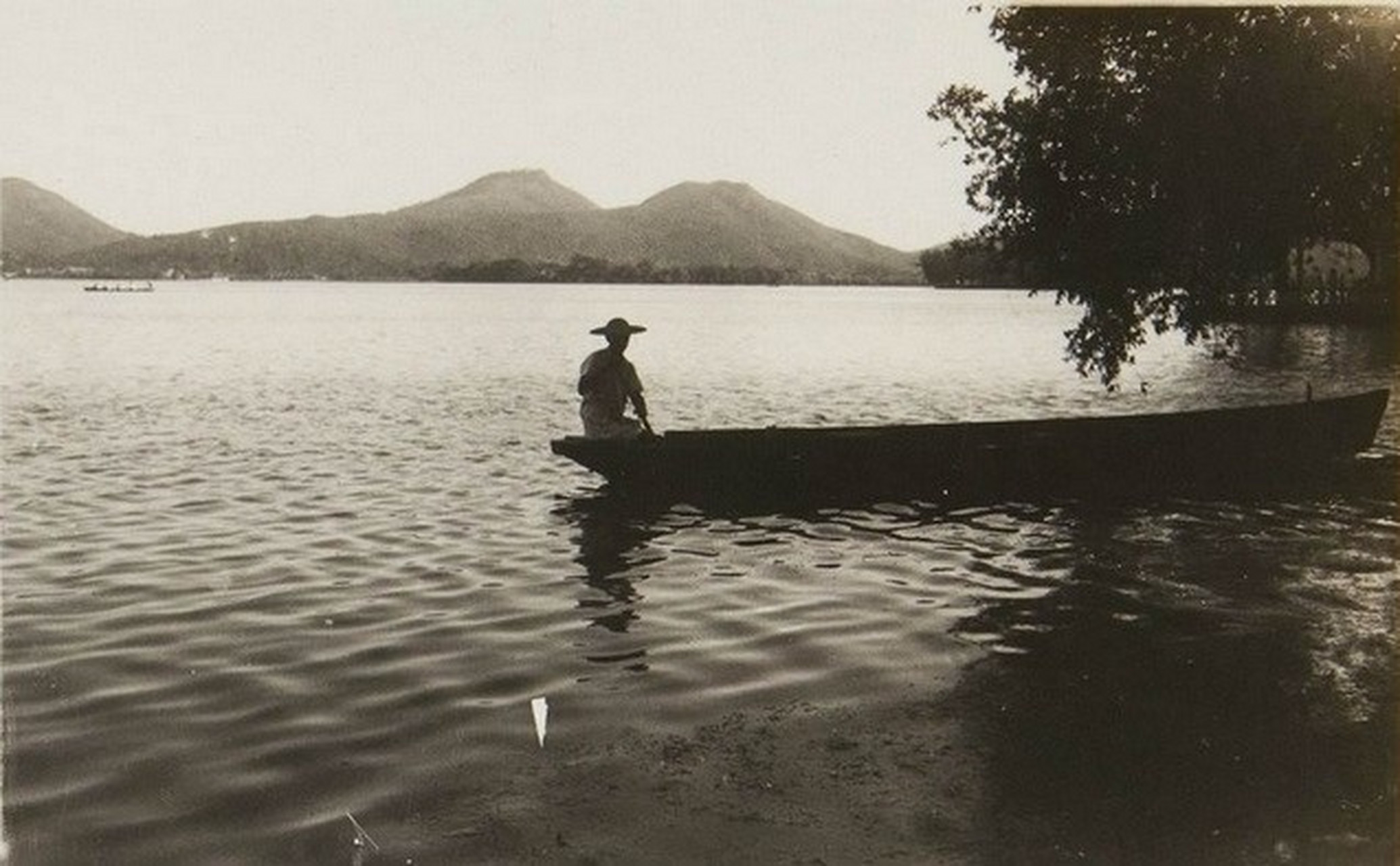 1939年的浙江杭州老照片,主要拍摄的是90年前的西湖十景风貌.