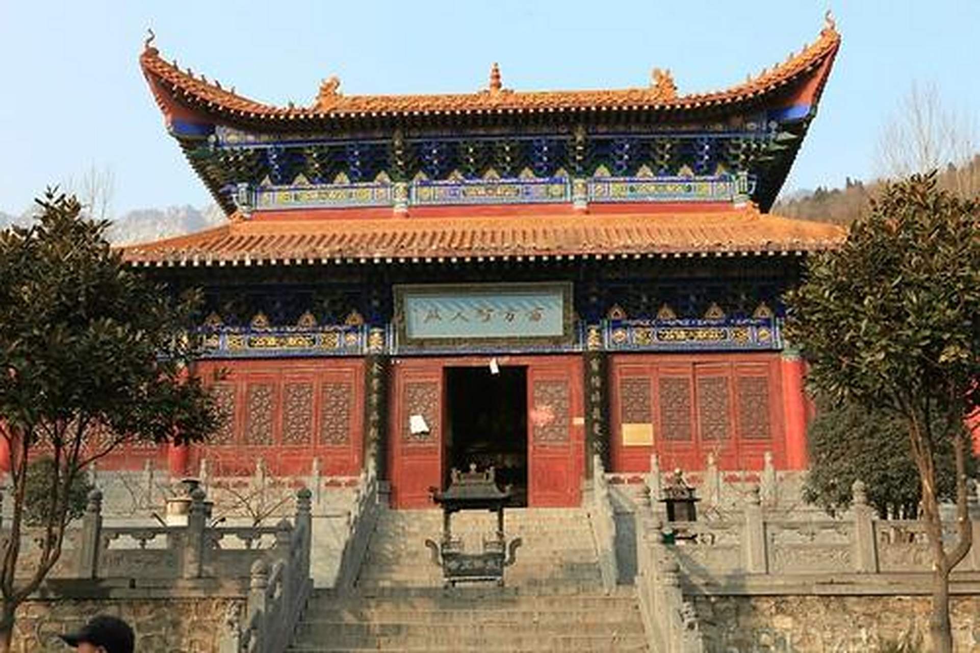 法王寺,位于合江县法王寺镇,海拔820米.