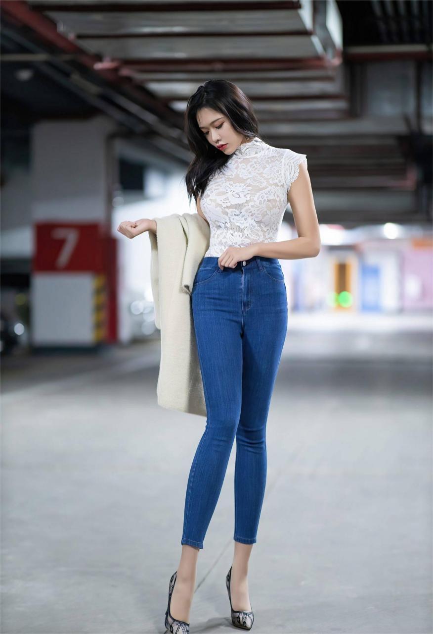 娜比紧身牛仔裤无水印高清壁纸#宅男女神壁纸# #性感美女