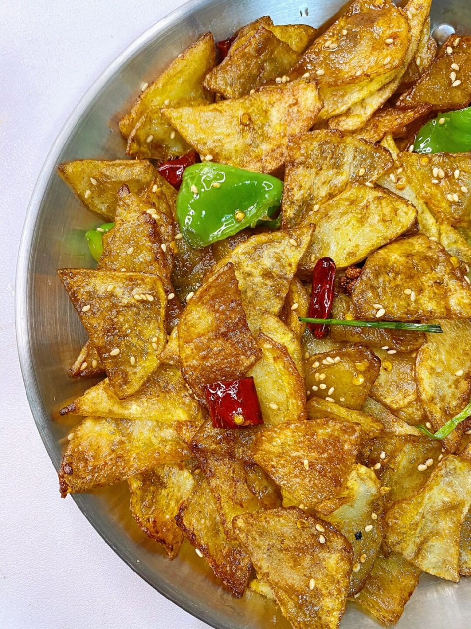 土豆最好吃的做法  风味土豆片 真的巨好吃  95食材: 3个中等的土豆