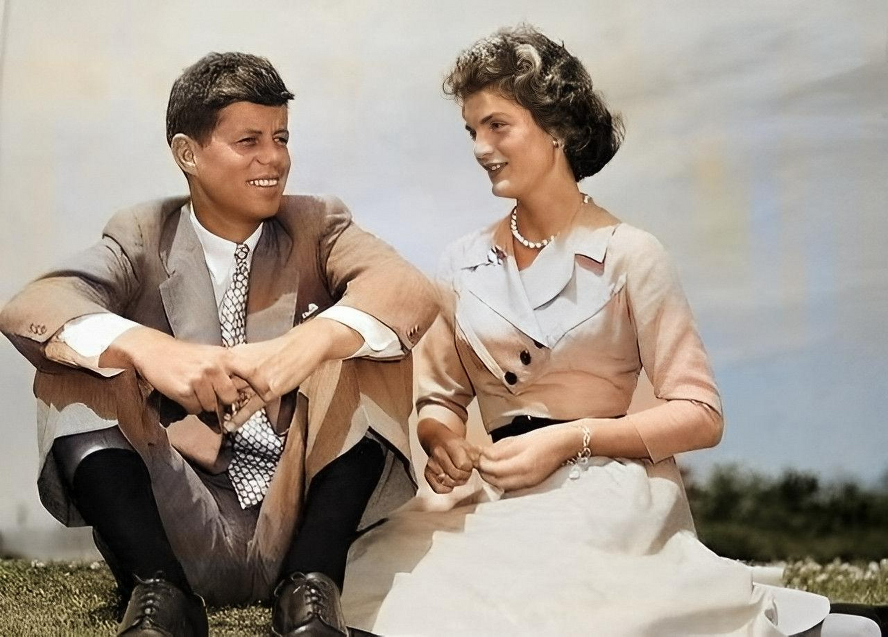 杰奎琳与丈夫肯尼迪的幸福时光,十年的婚姻,为她带来了第一夫人的荣誉