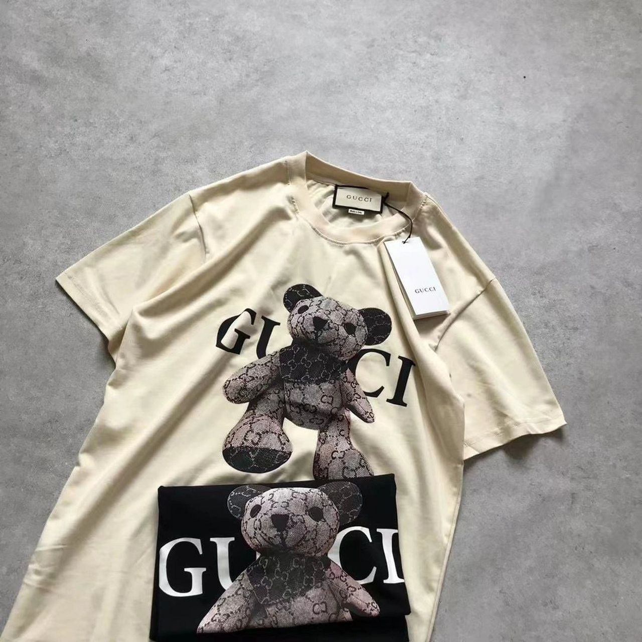 gucci2022满印提花刺绣小熊t恤 gucci海外限定双g满印提花贴布刺绣熊