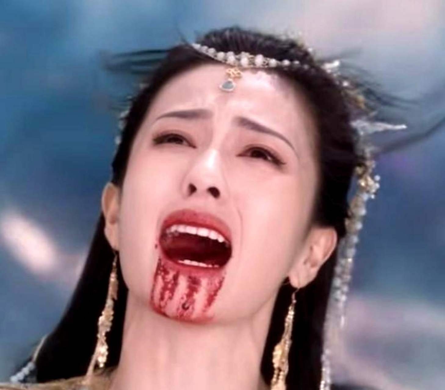 罗云熙和白鹿的吐血场景缺乏美感,看起来又丑又脏,不知道是不是剧组