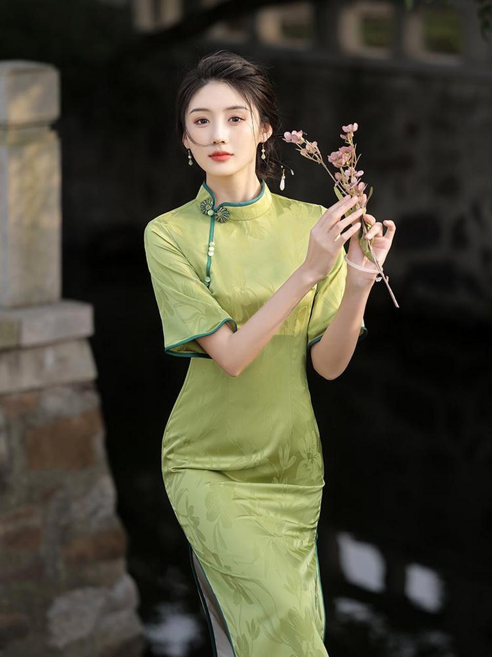 韵味国风美女,新中式旗袍风格穿搭