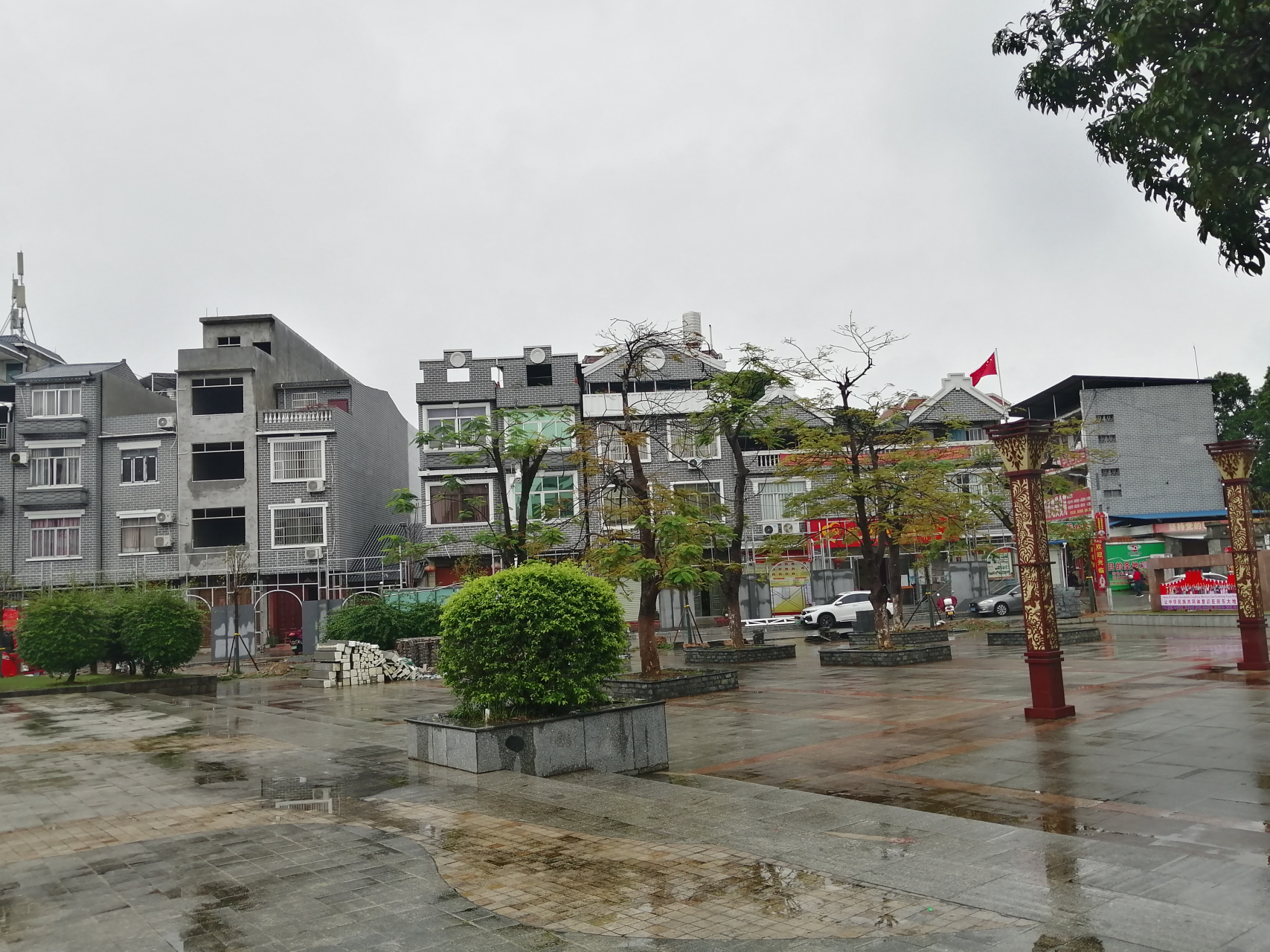 在红色革命旧址广西田东县平马镇二牙码头,有红军会师广场,还有红军亭