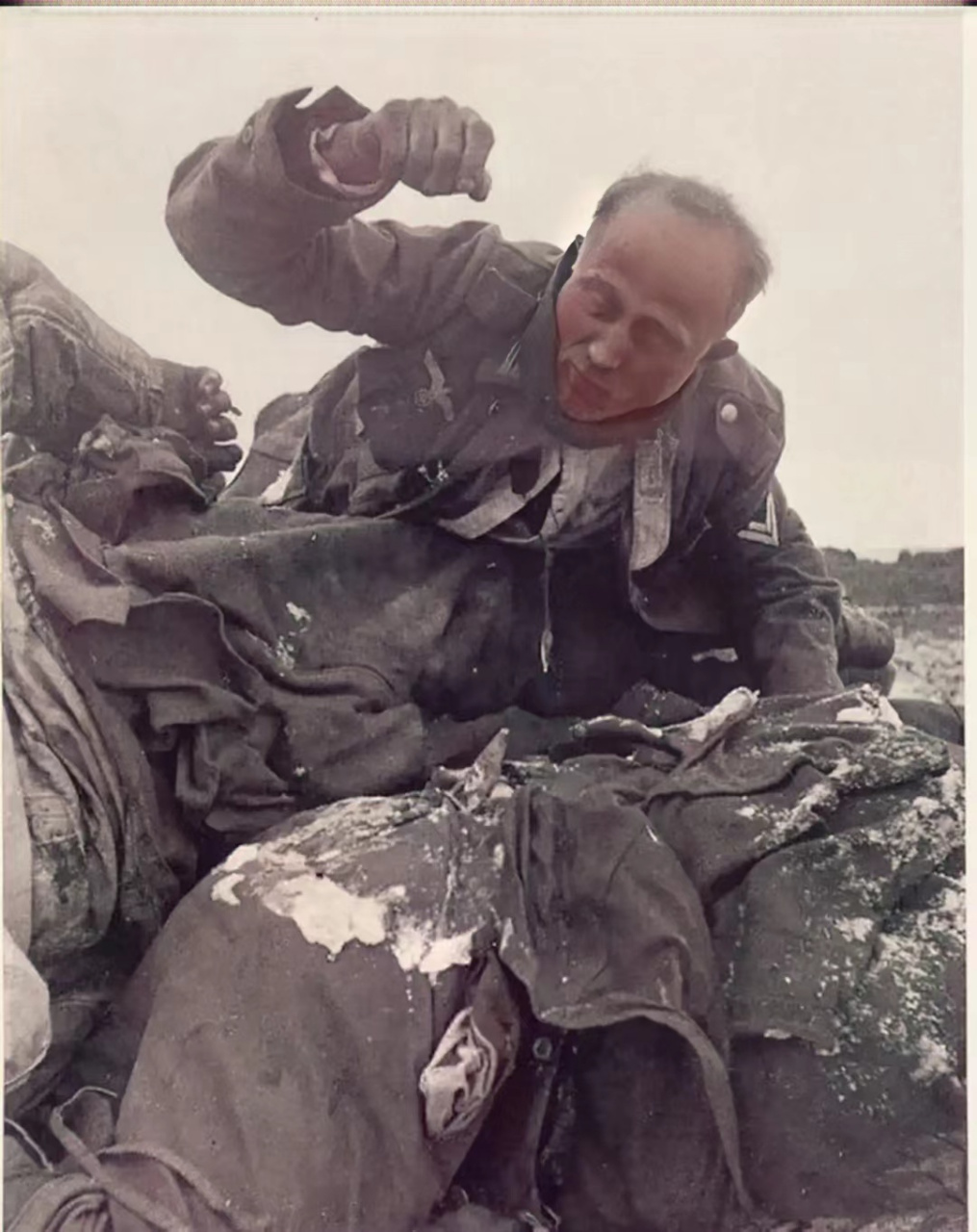 1943年,斯大林格勒战役,一名阵亡的德军士兵遗容,由于当时寒冷的气候