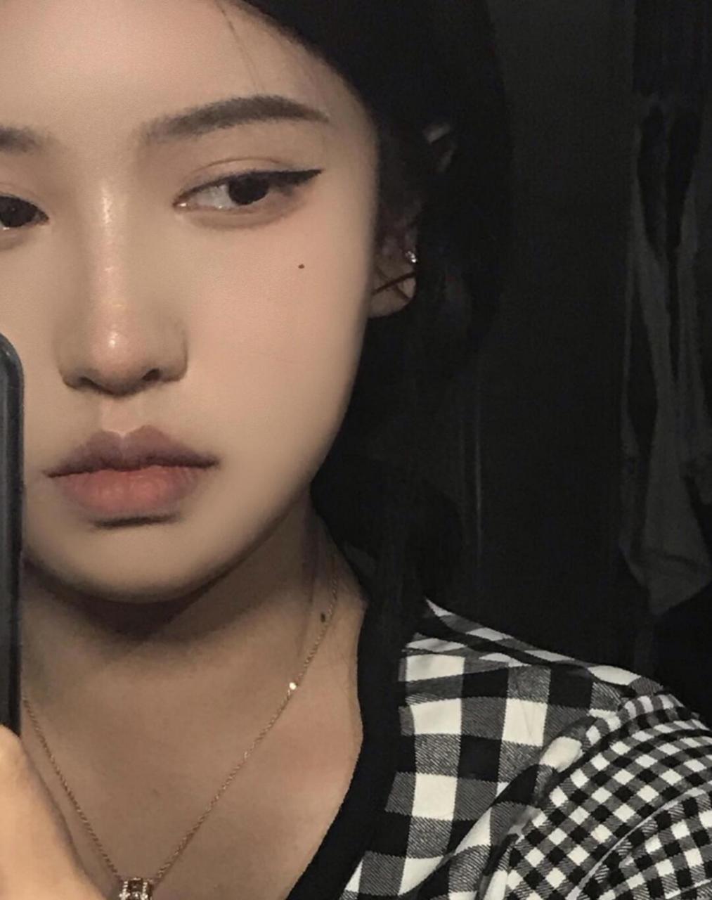 美女化完妆酷似富江要引入你下地狱丧系风格太完美