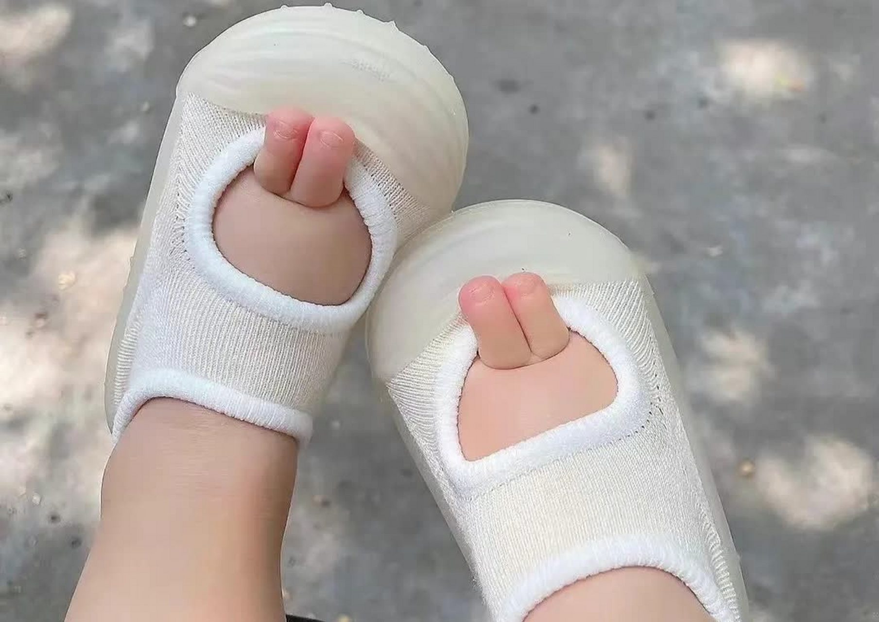 好可爱的小脚丫![大笑][开心]#搞笑