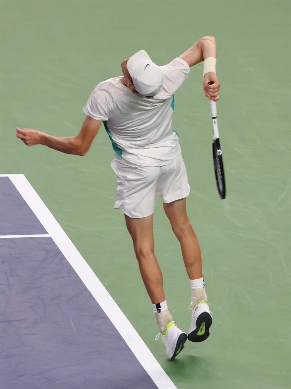 jannik sinner |辛纳会白魔法啦  今天也是all-white sinner is