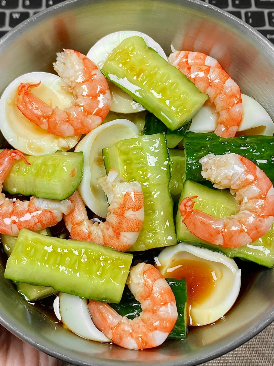 今天分享巨清爽的黄瓜鸡蛋虾仁98 真的巨巨巨推荐这个,清爽又鲜美真