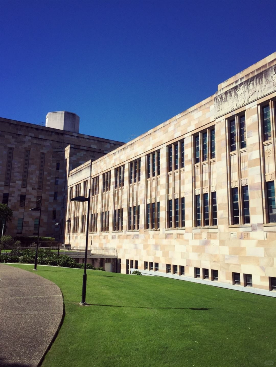 昆士兰大学  979797昆士兰大学,简称"昆大""uq",世界高等科研