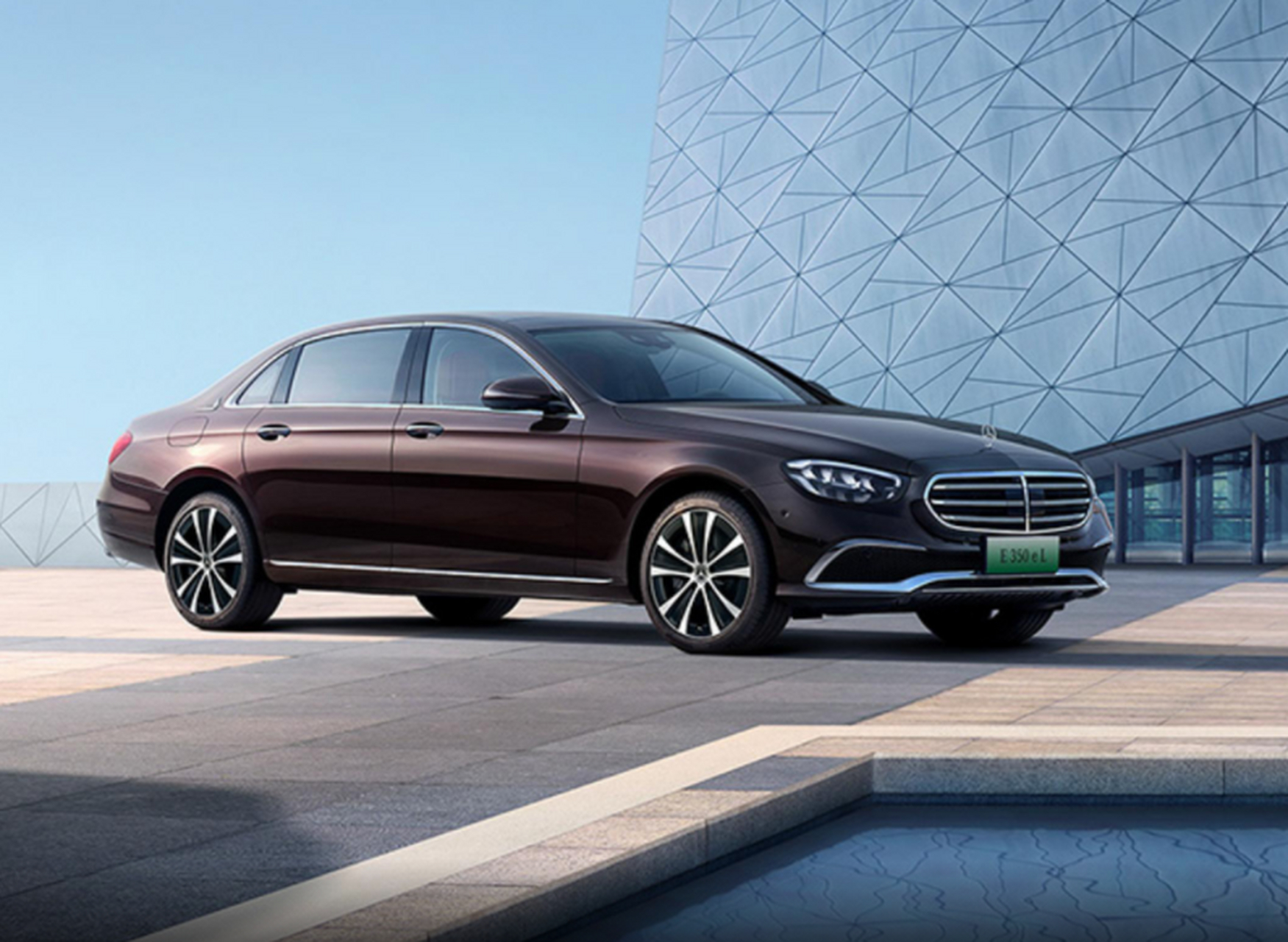 作为奔驰e级衍生来的插电混动车型,估计大家都会望而却步吧,毕竟有