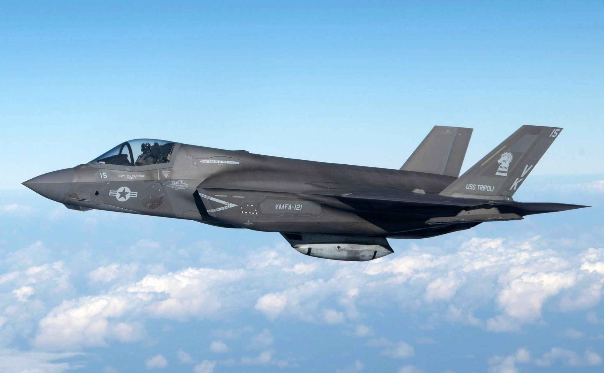 f-35b隐形战斗机配装的 gau-22/a 25mm机炮吊舱,论制空性能,空军型的f