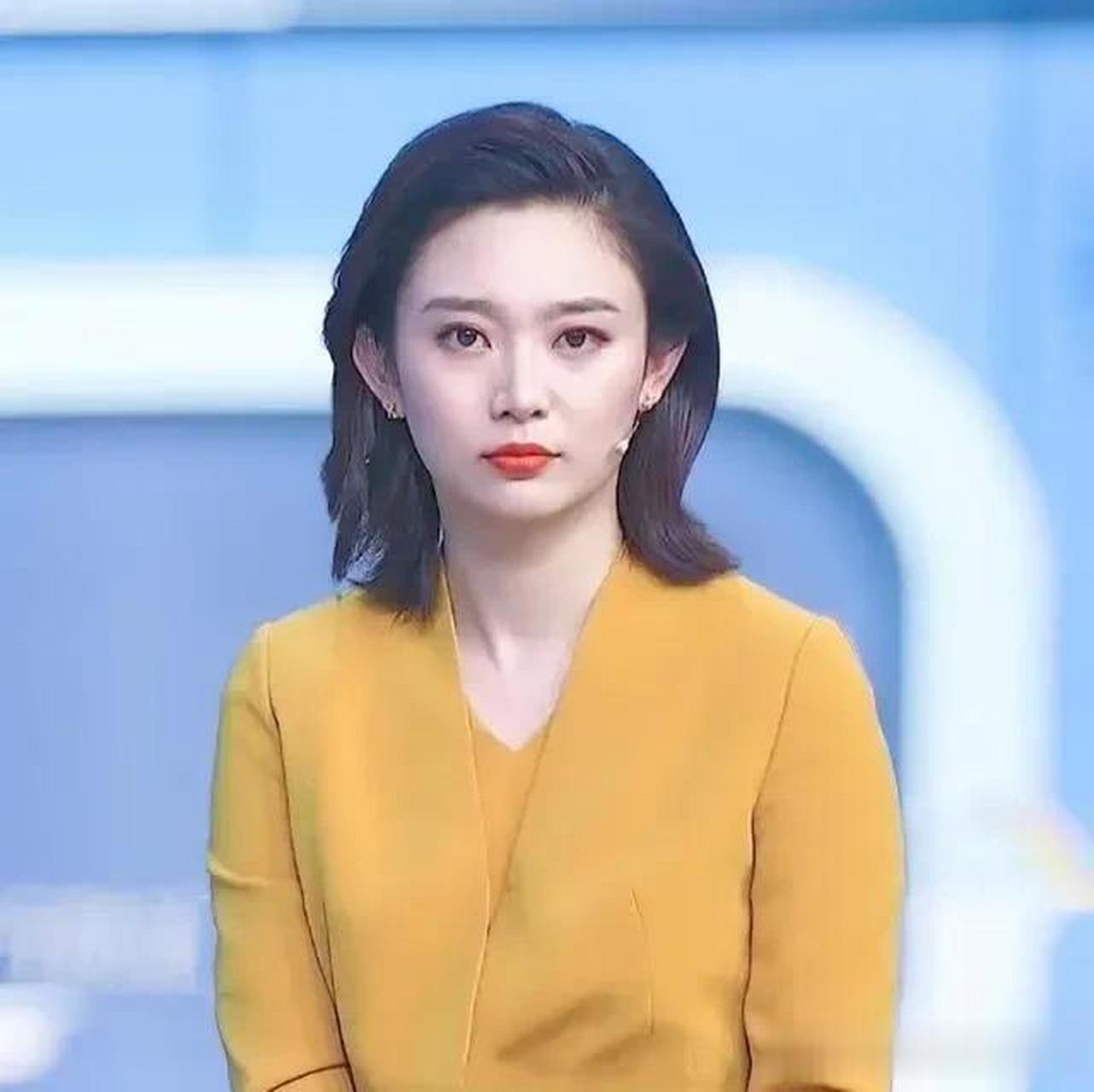 她是就职于央视农业频道的优秀主持人.